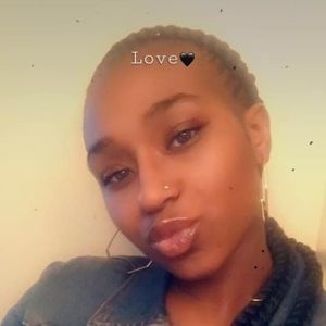 Meet your Posher, Vee